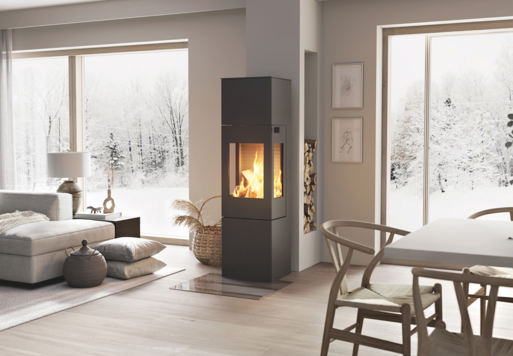 nexo-160-schwarz-holz-kaminofen-wohnraum-esszimmer-attika-cmyk